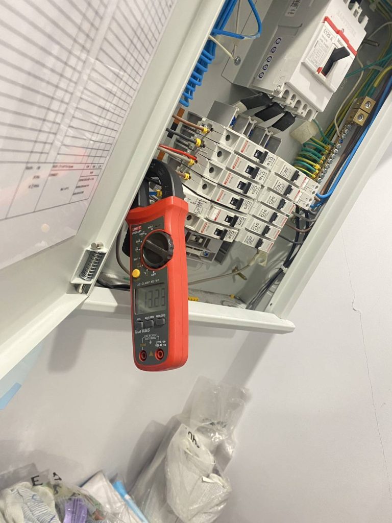 วัดกระแสตู้โหลดเซ็นเตอร์