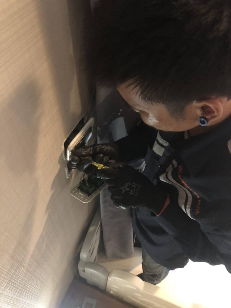 แก้ไข ปลั๊ก หาไฟช๊อต