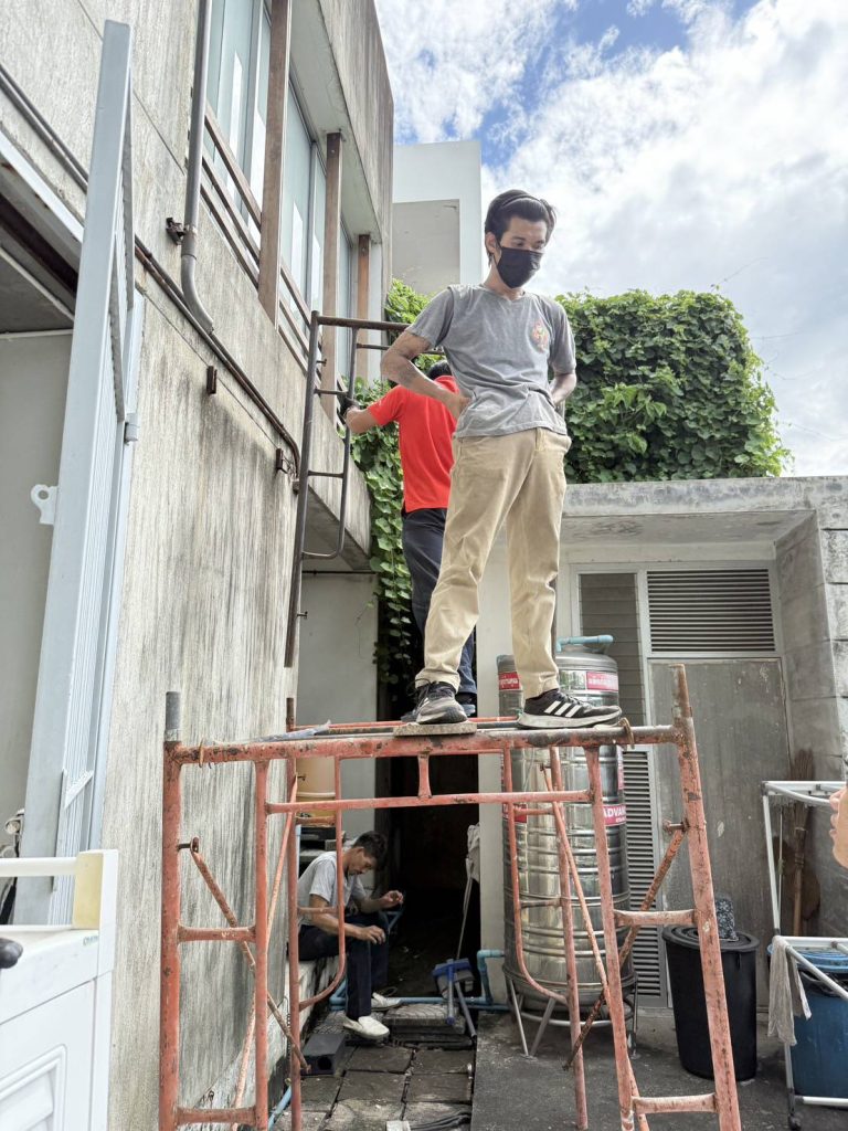 ตั้งนั่งร้านเดินระบบไฟ