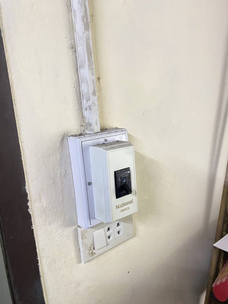 เบรกเกอร์