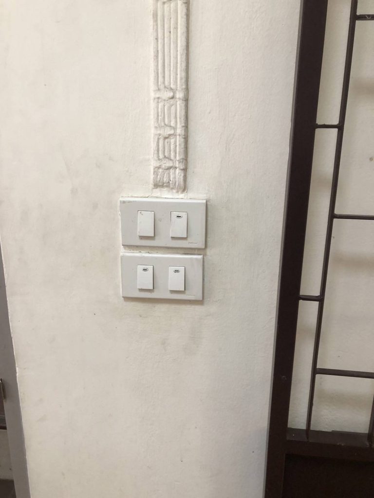 ติดตั้งสวิตซ์ไฟ