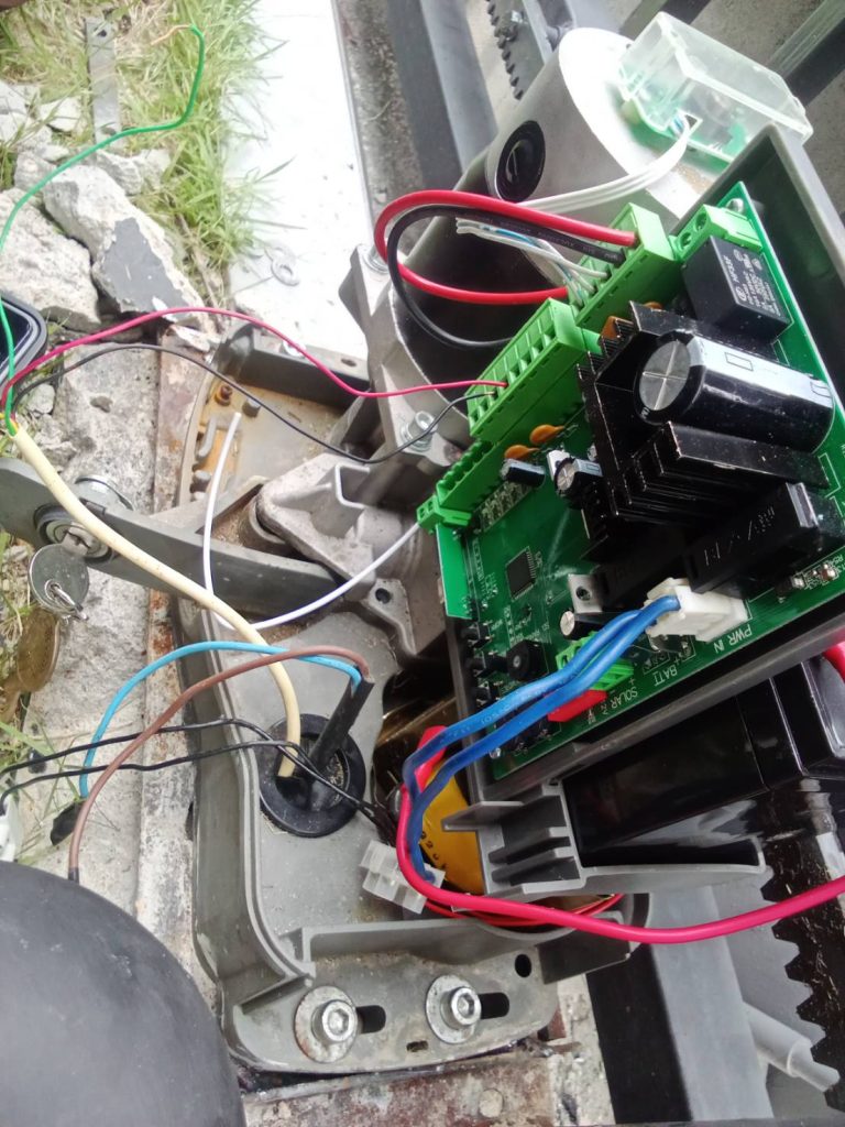 ติดตั้งมอเตอร์ประตูรีโมท