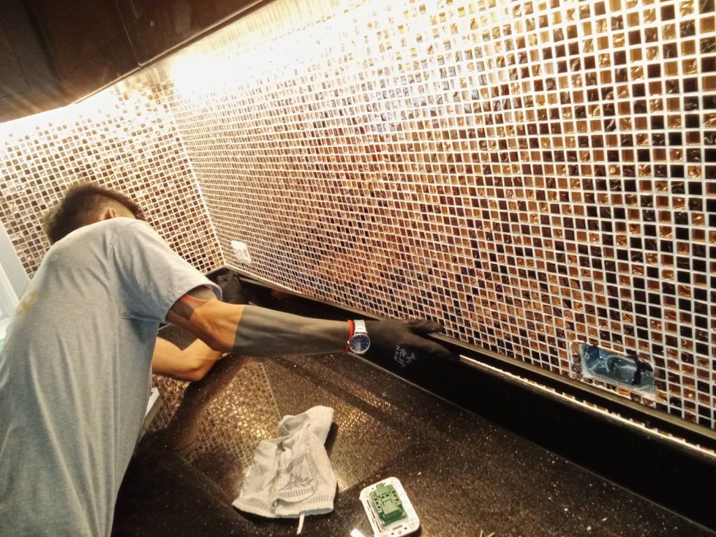 ติดตั้งปลั๊กไฟ