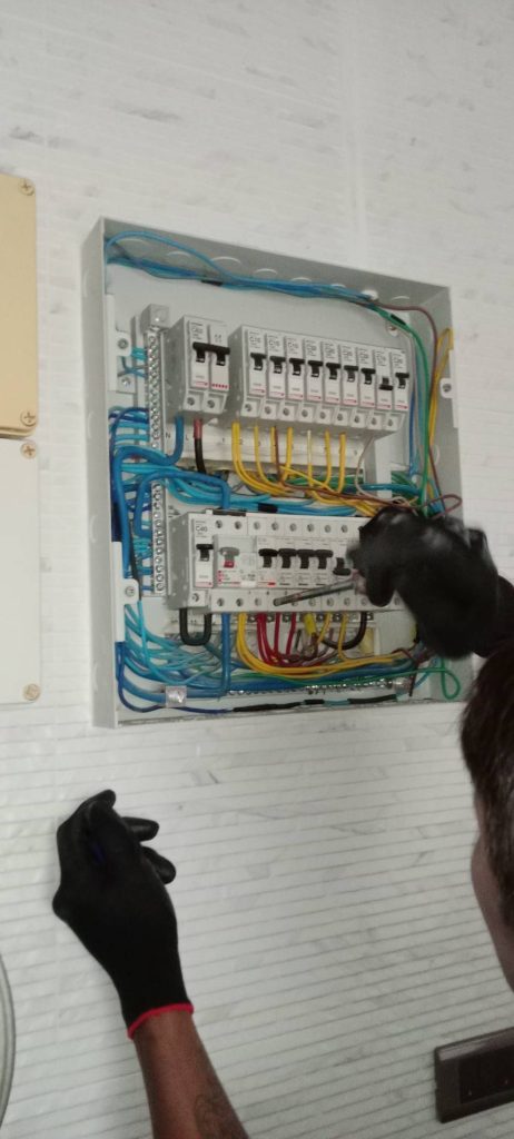 ตรวจเช็กตู้คอนซูมเมอร์