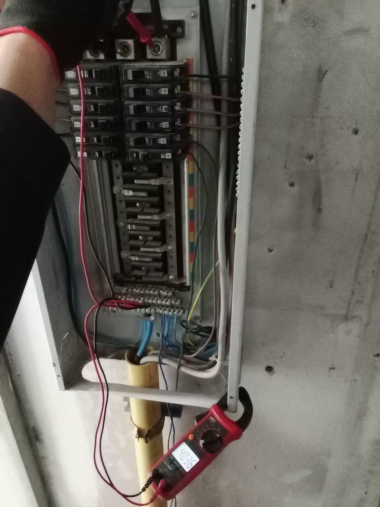 วัดไฟตู้โหลดเซ็นเตอร์