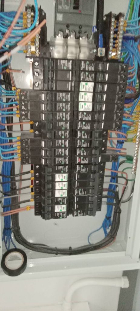 ติดตั้งตู้โหลดเซ็นเตอร์ใหม่