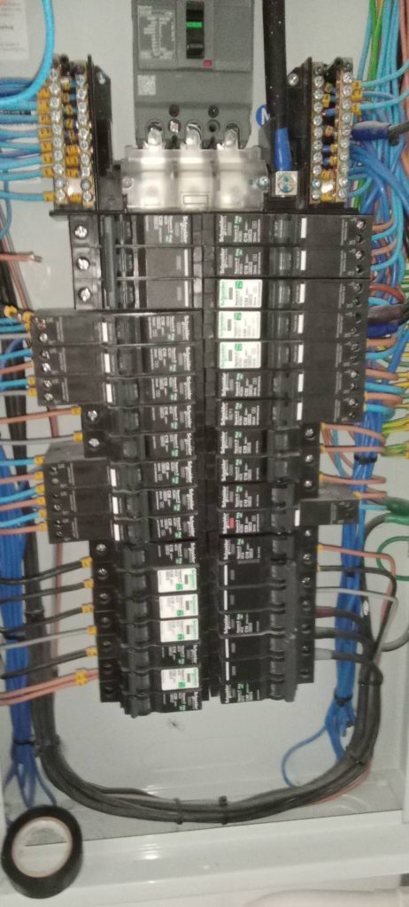 ติดตั้งตู้โหลดเซ็นเตอร์ใหม่