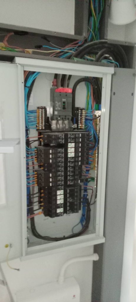 ติดตั้งตู้โหลดเซ็นเตอร์ใหม่