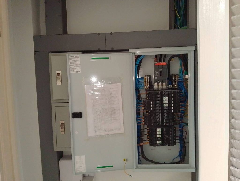 ติดตั้งตู้โหลดเซ็นเตอร์ใหม่