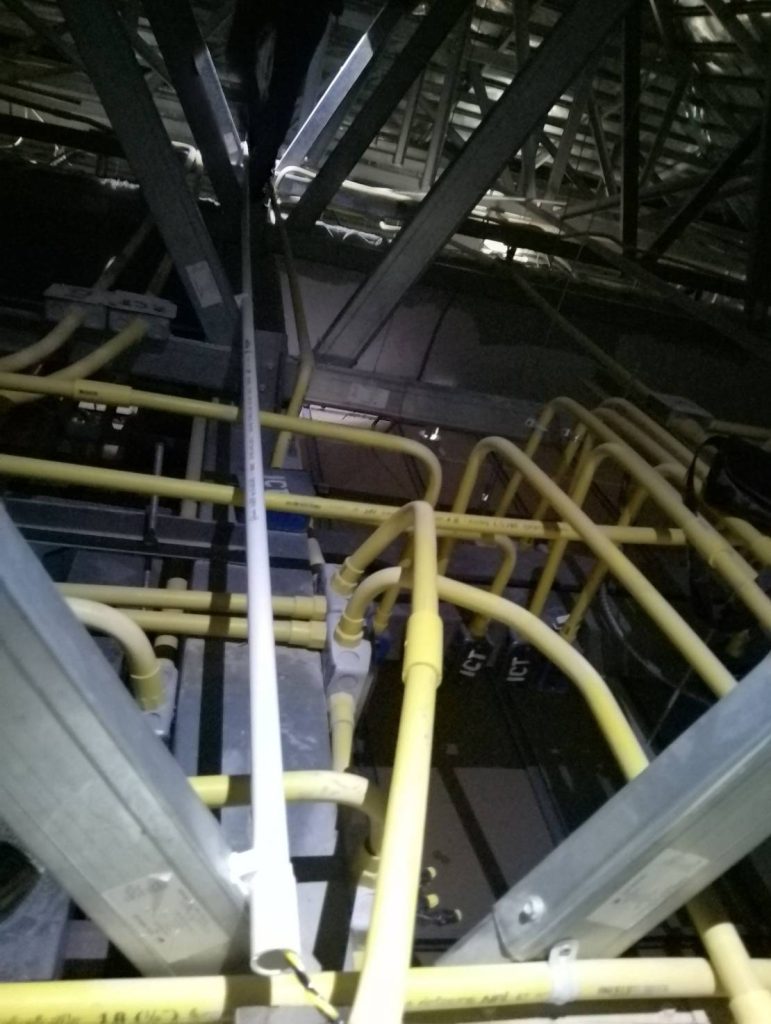 เดินท่อร้อยสาย