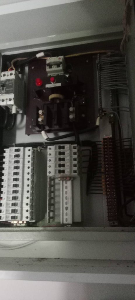 ตรวจเช็กตู้เมน