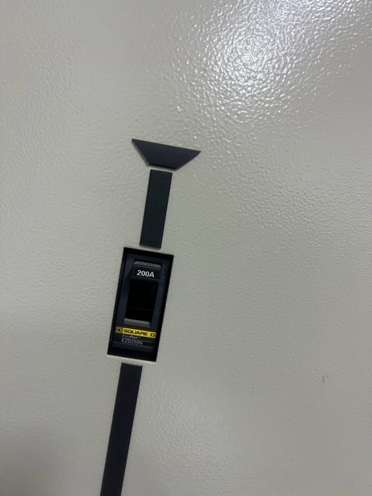 เบรกเกอร์