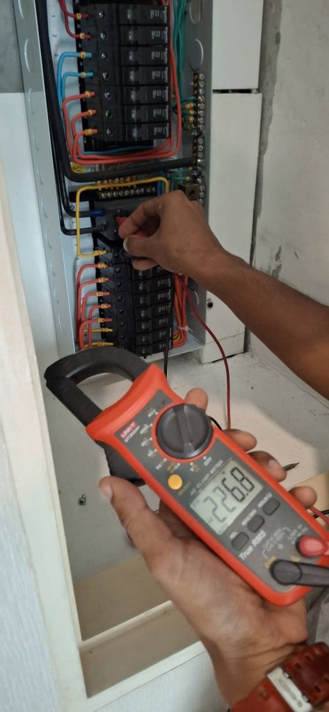 วัดไฟตู้โหลดเซ็นเตอร์