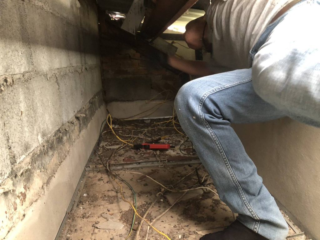 เดินสายไฟในที่แคบ