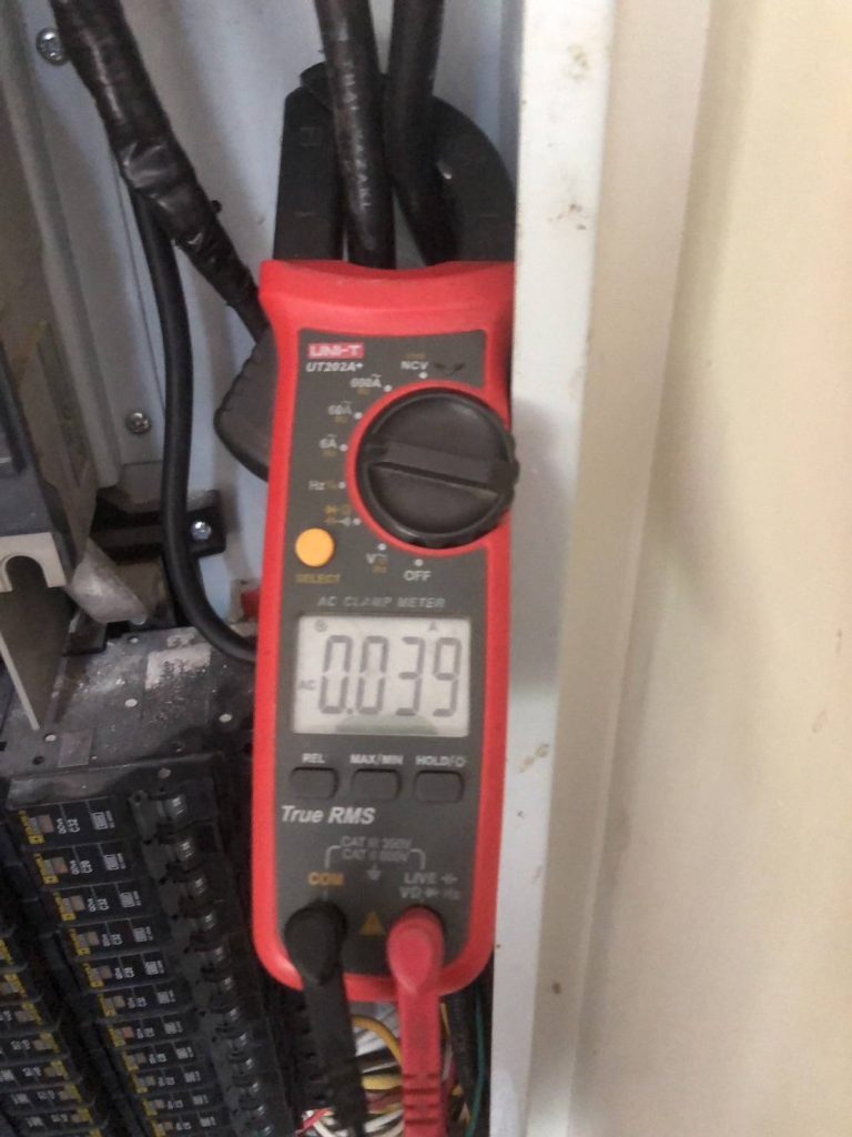 ช่างไฟฟ้า วัดไฟตู้โหลดเซ็นเตอร์