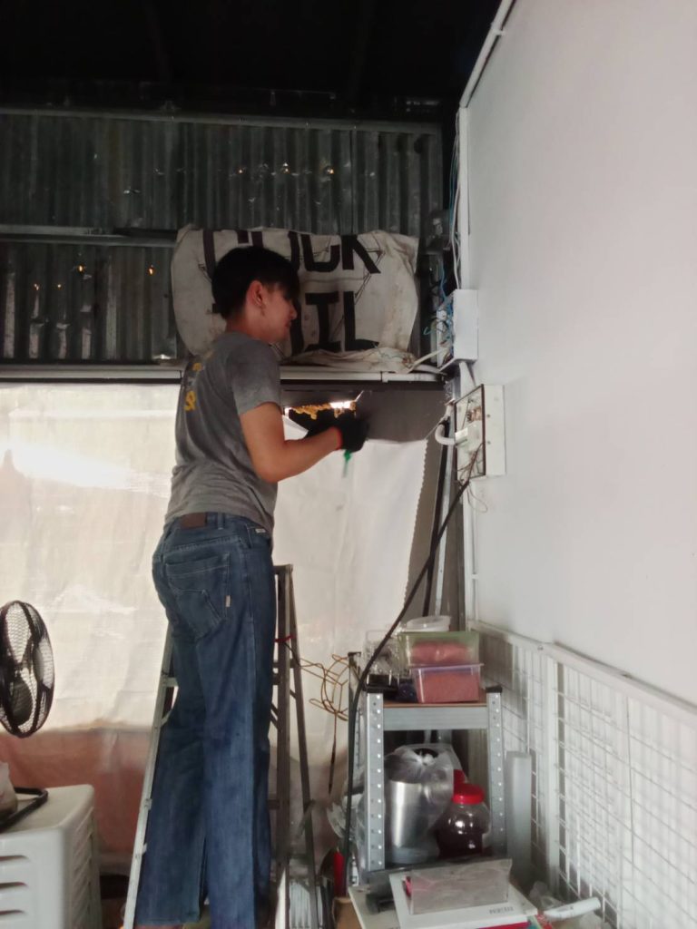 ช่างไฟฟ้า ซ่อมไฟหน้าตู้