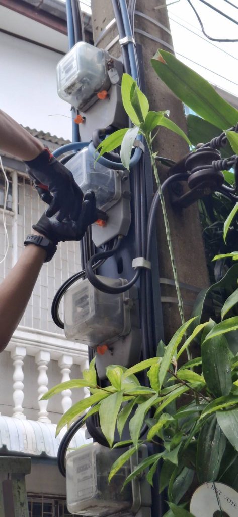 ช่างไฟฟ้า เช็กมิเตอร์ไฟฟ้า