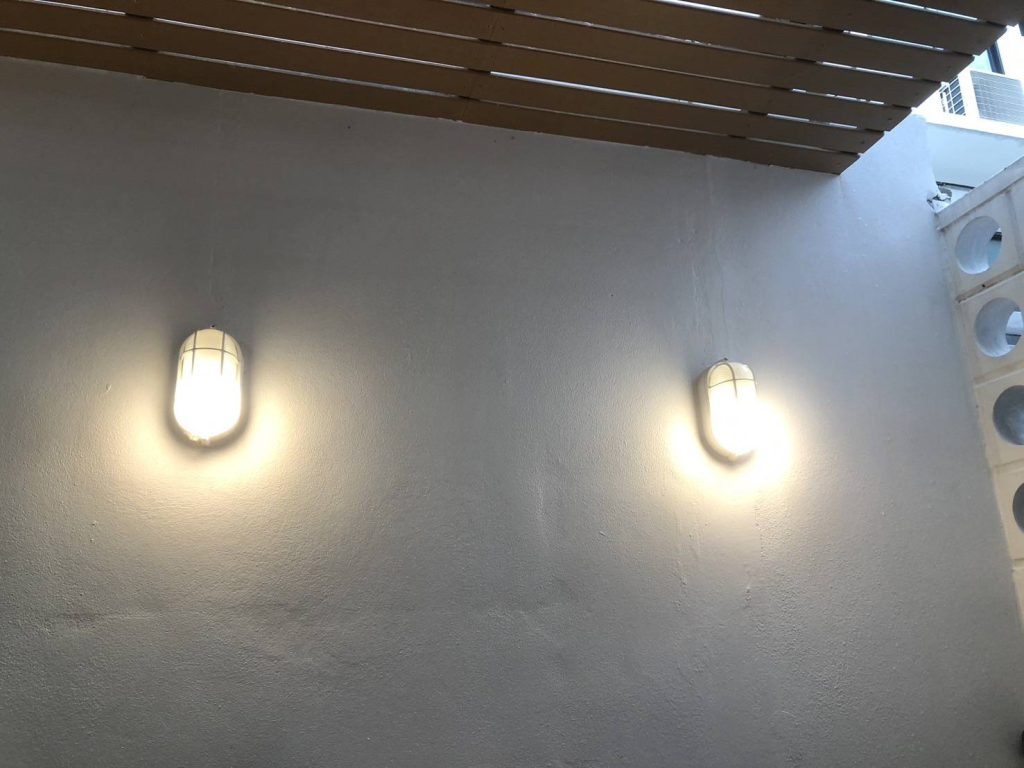 โคมไฟติดผนัง