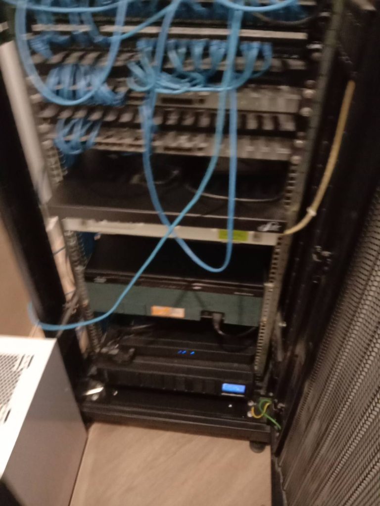 ตรวจเช็กระบบไฟฟ้าเครื่องServer