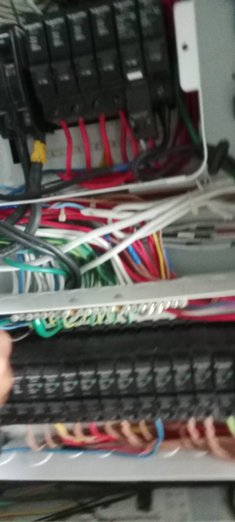 เช็ดเมนเบรกเกอร์