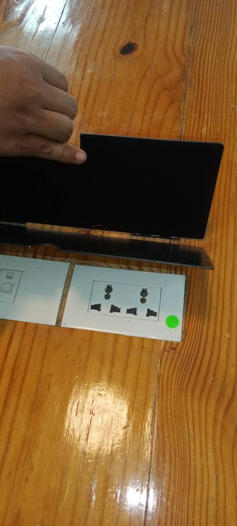 ตรวจเช็คปลั๊กไฟ