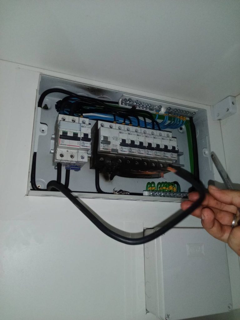 ตรวจเช็กตู้คอนซูมเมอร์