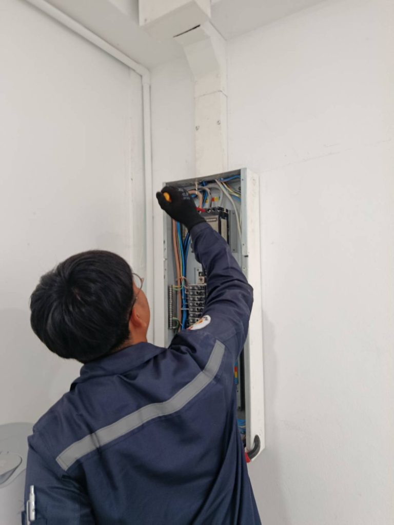 ตรวจเช็กตู้โหลดเซ็นเตอร์