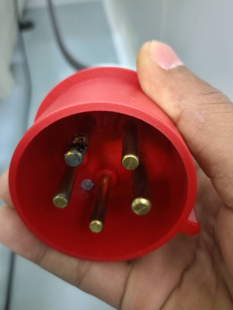 งานติดตั้งพาวเวอร์ปลั๊ก