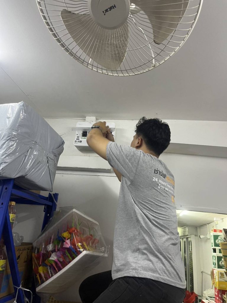 ช่างไฟฟ้า ตรวจเช็กตู้คอนซูมเมอร์