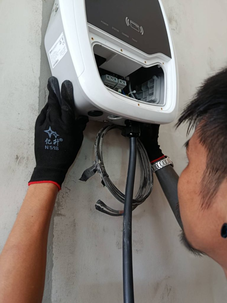 ช่างไฟฟ้าติดตั้งEV Charger