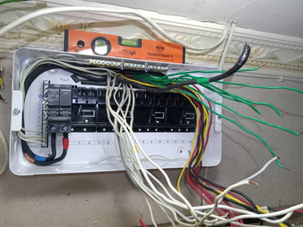 จัดเรียงสายไฟใหม่