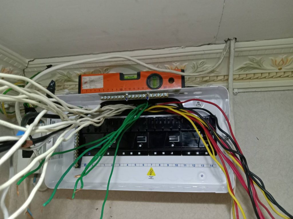 จัดเรียงสายไฟใหม่