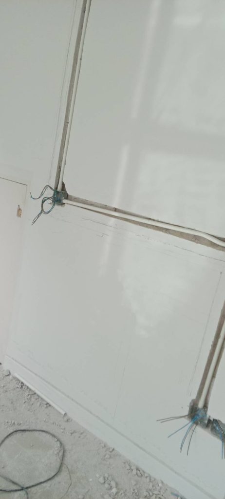 กรีดผนังฝังระบบไฟฟ้า