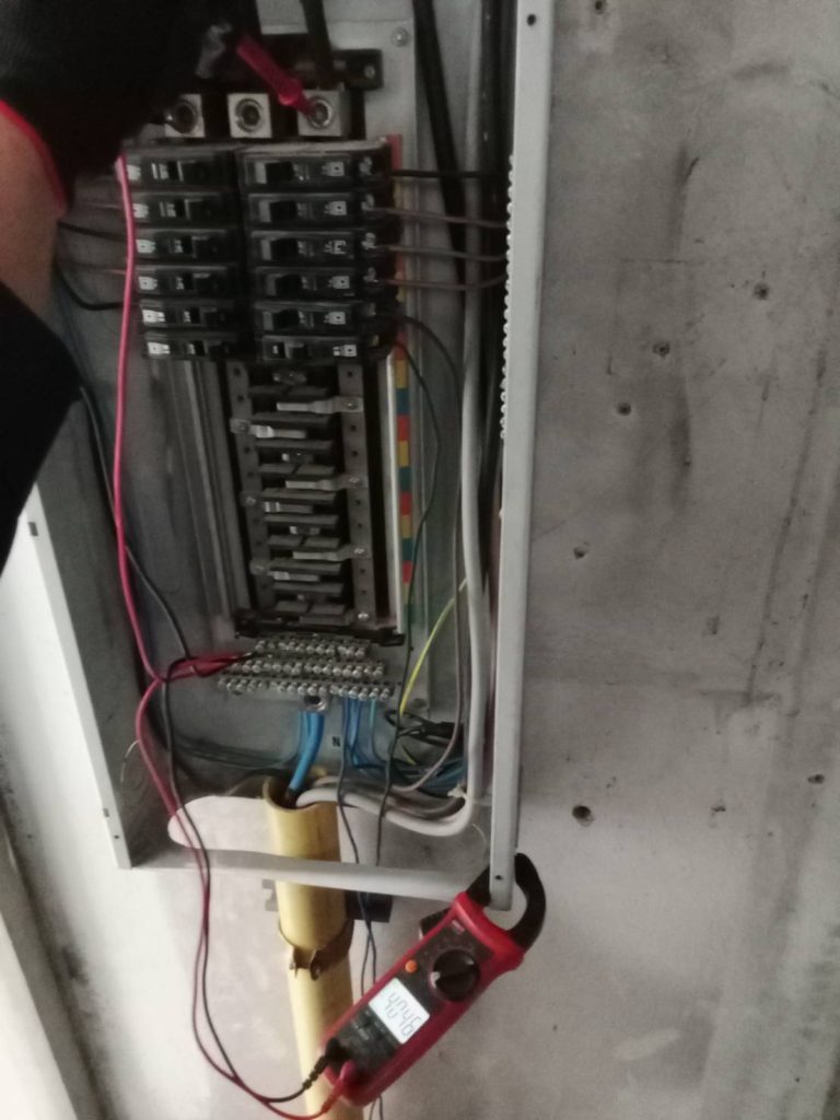 วัดไฟตู้โหลดเซ็นเตอร์