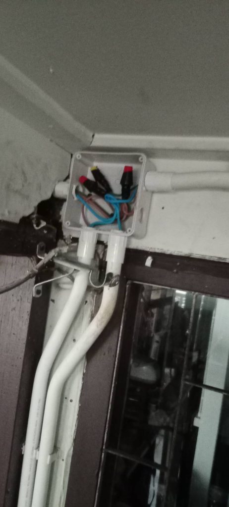 กล่องพักสายไฟ