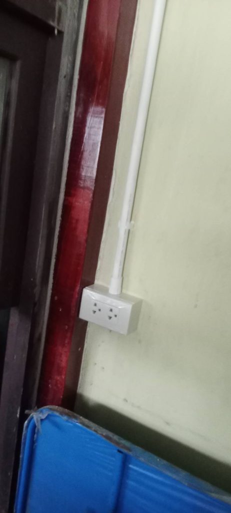 งานติดตั้งปลั๊กไฟ