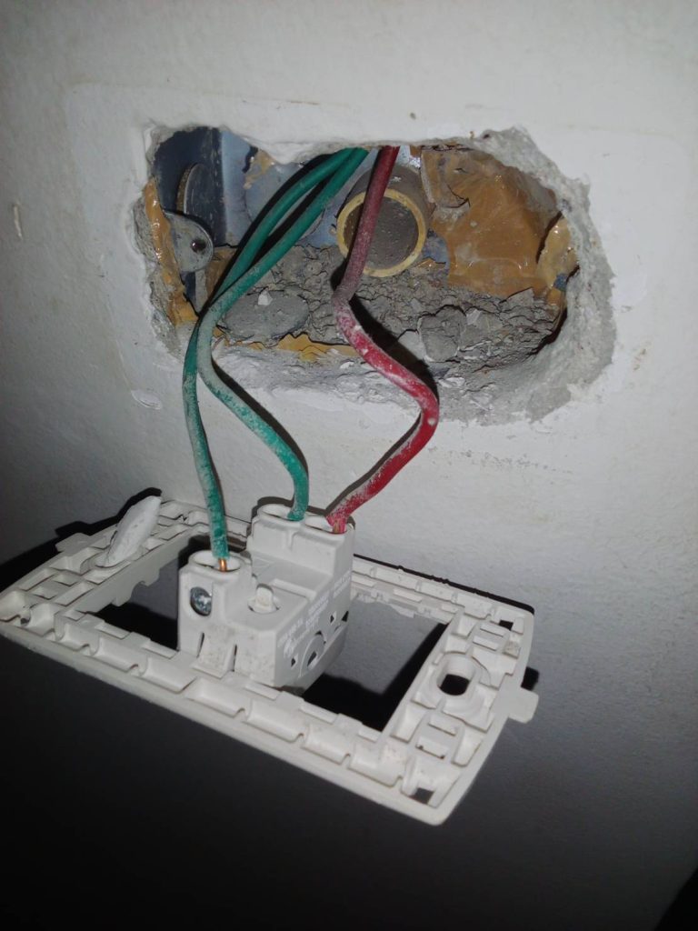 รื้อปลั๊กเช็กสายไฟ