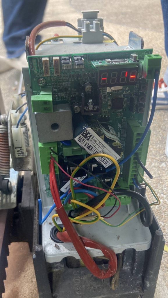 ตรวจเช็กมอเตอร์ประตูรีโมท