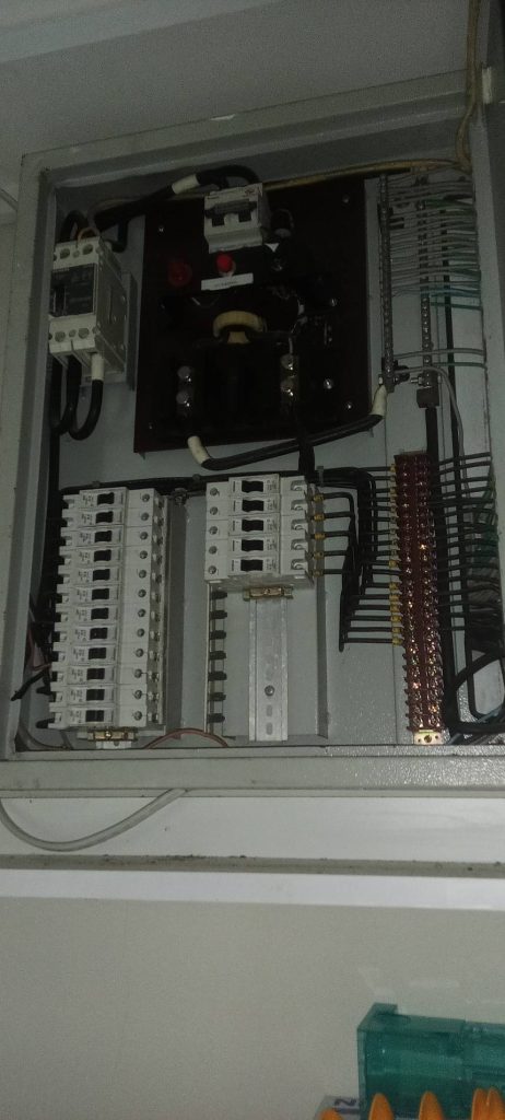 ตรวจเช็กตู้เมน