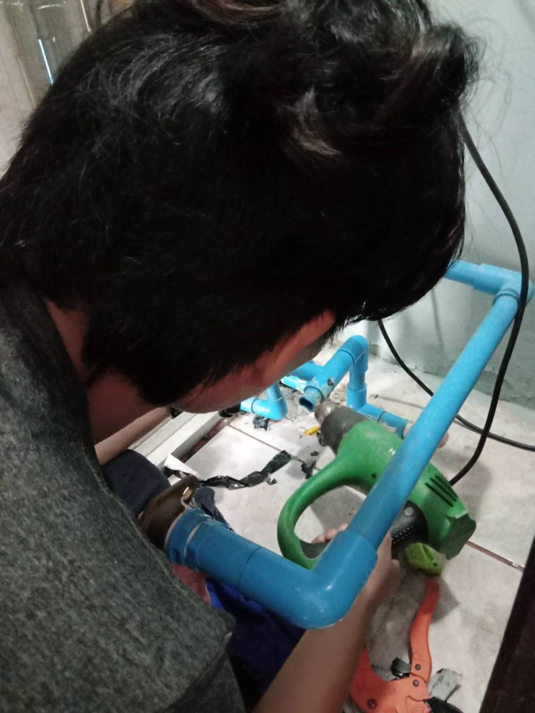 ต่อท่อน้ำ