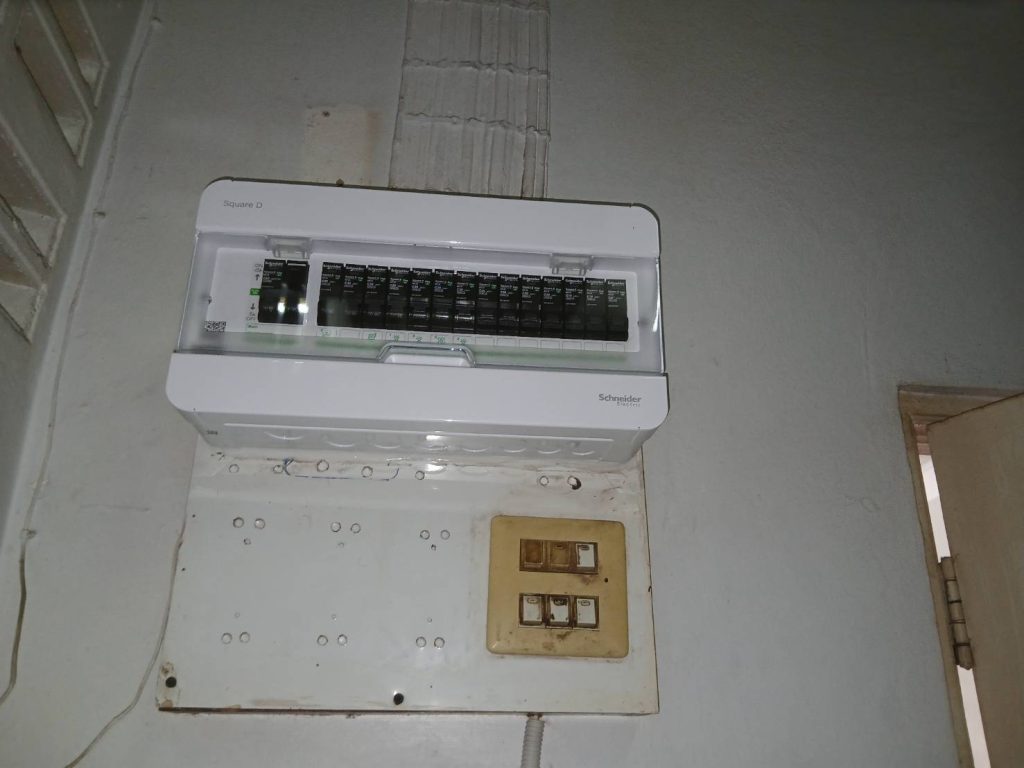 งานติดตั้งตู้คอนซูมเมอร์