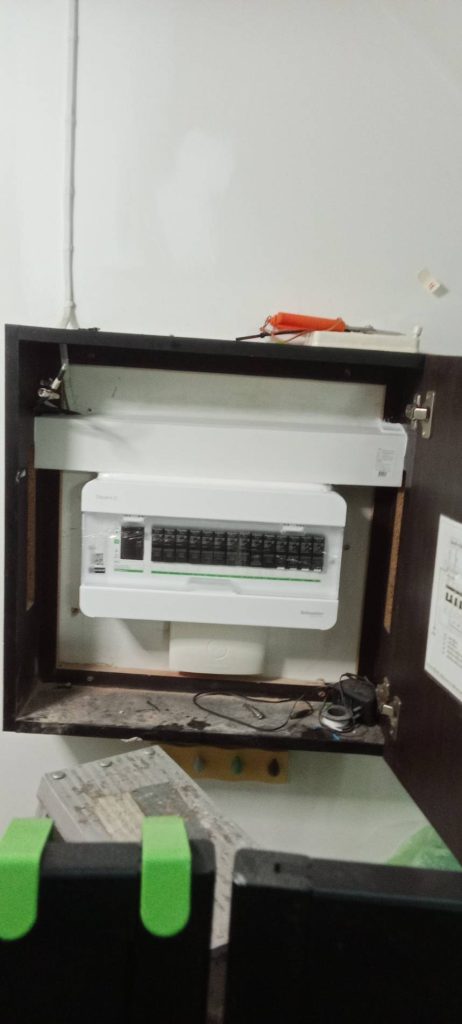 ติดตั้งตู้คอนซูมเมอร์ยูนิต