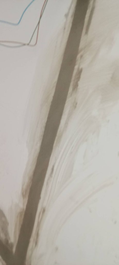 งานกรีดผนังฝังสายไฟ