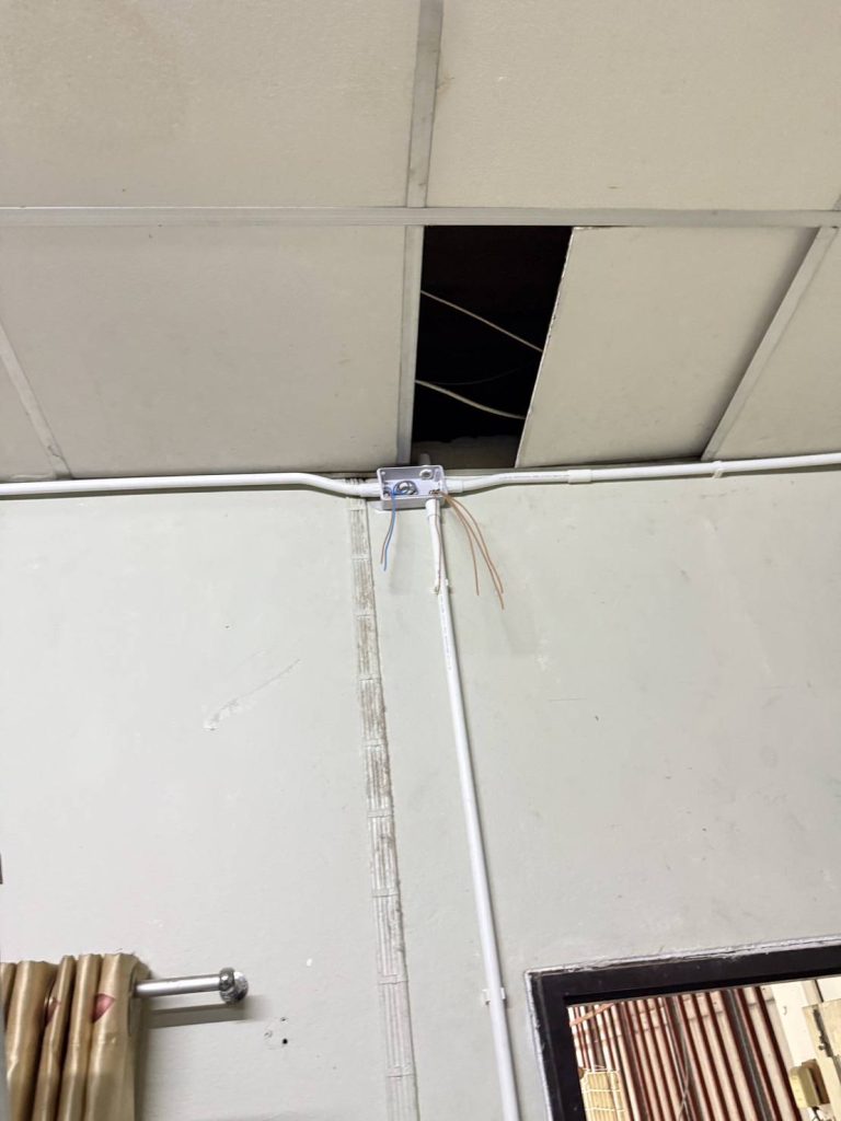 เดินท่อร้อยสายไฟ