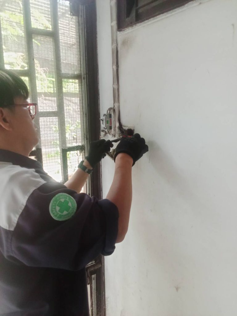 เช็กเบรกเกอร์