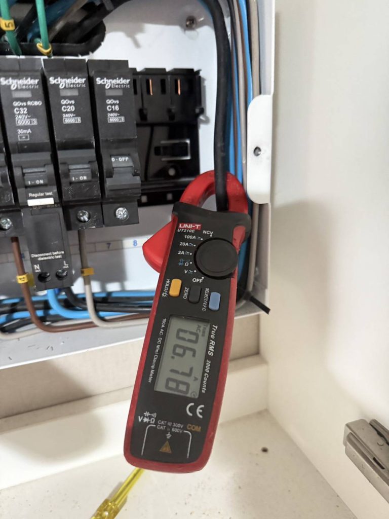 วัดไฟตู้คอนซูมเมอร์