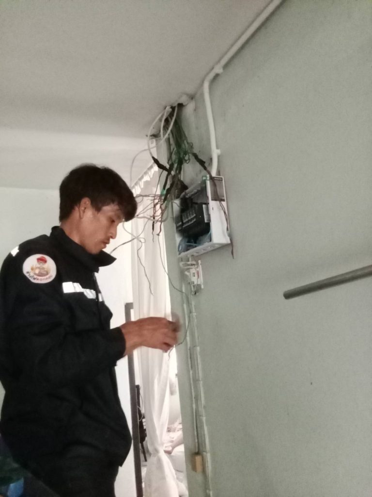 ซ่อมแก้ระบบไฟตู้คอนซูมเมอร์