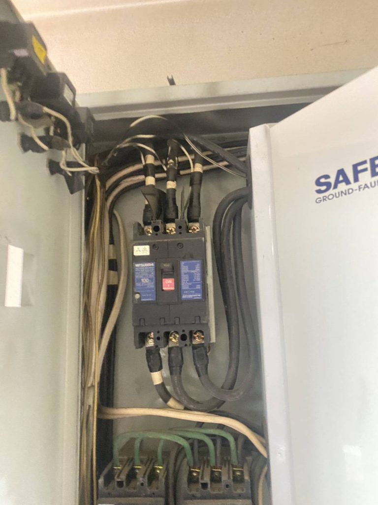 เมนเบรกเกอร์