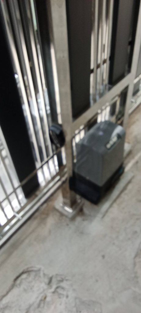 ติดตั้งมอเตอร์ประตูรีโมท