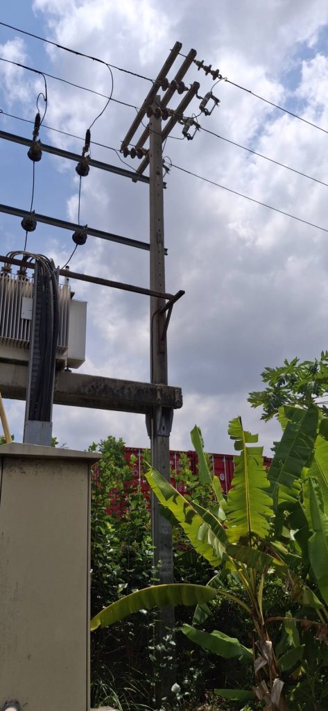 หม้อแปลงไฟฟ้าบนเสาแรงสูง